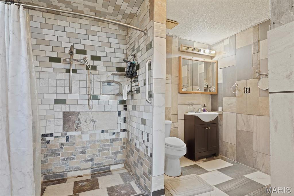 23425 North Everett Carr Road Clark, MO 65243 - Photo 31 of 35