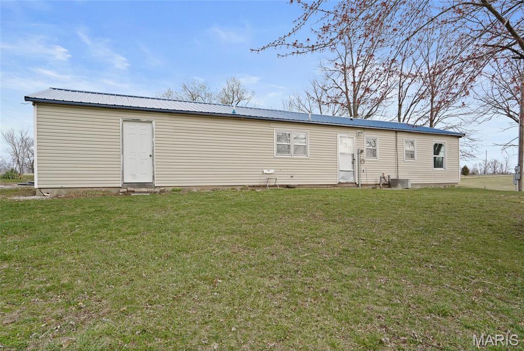 23425 North Everett Carr Road Clark, MO 65243 - Photo 5 of 35