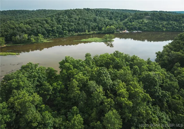 $198,195 | 5 State Road, Edwards, MO 65326