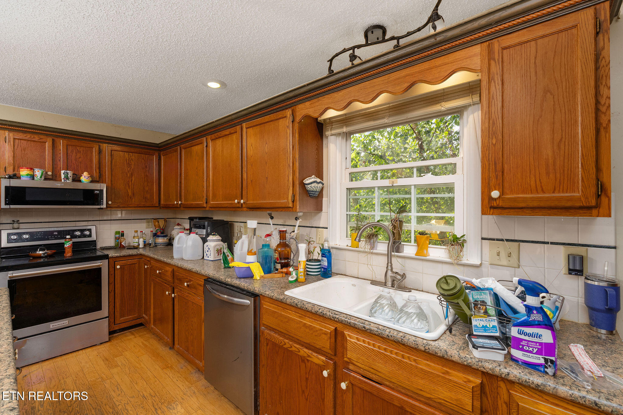 212 Pickens Road Kingsport, TN 37663 - Photo 8 of 49 KITCHEN