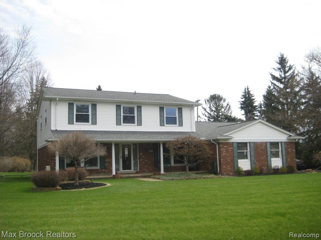 16 Shagbark Drive Rochester, MI 48309 - Photo 3 of 32 Lots of updates