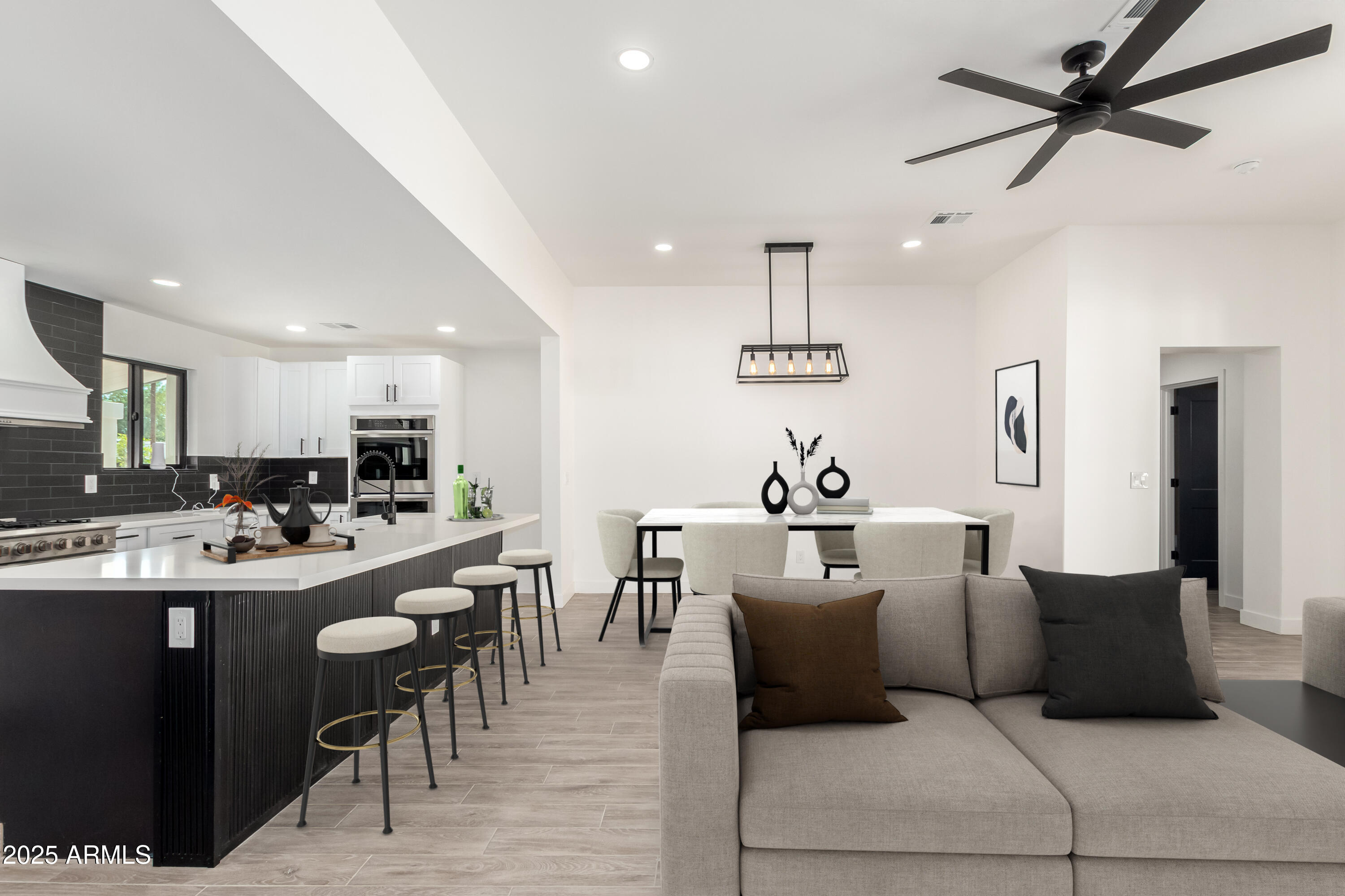 1304 West Ocotillo Road Phoenix, AZ 85013 - Photo 2 of 29 oco2