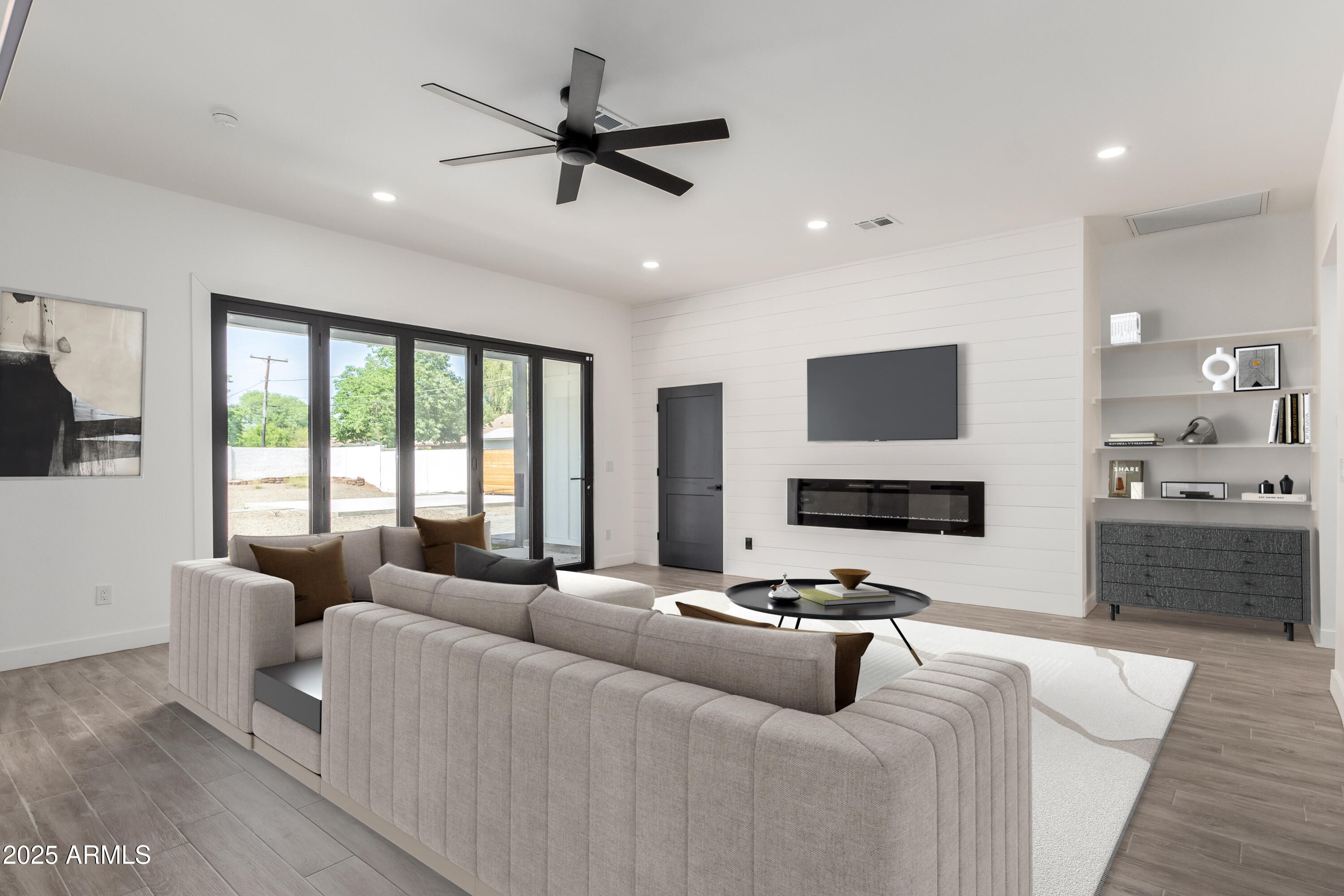 1304 West Ocotillo Road Phoenix, AZ 85013 - Photo 3 of 29 oco1
