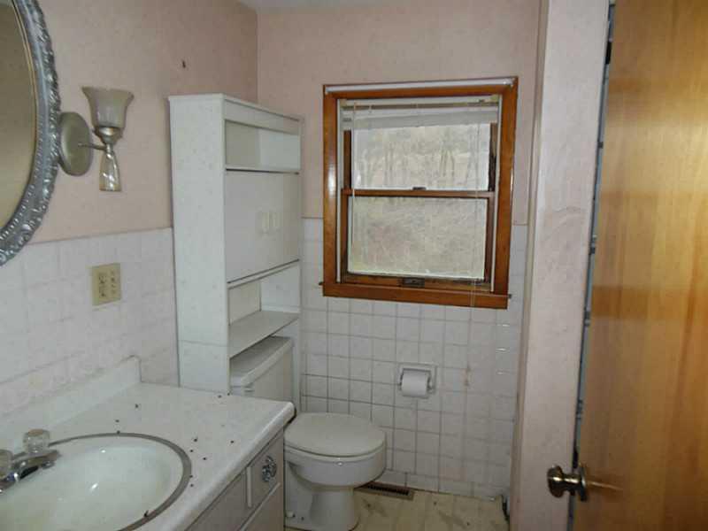647 Indiana Road Creekside, PA 15732 - Photo 5 of 11 Full Bath.