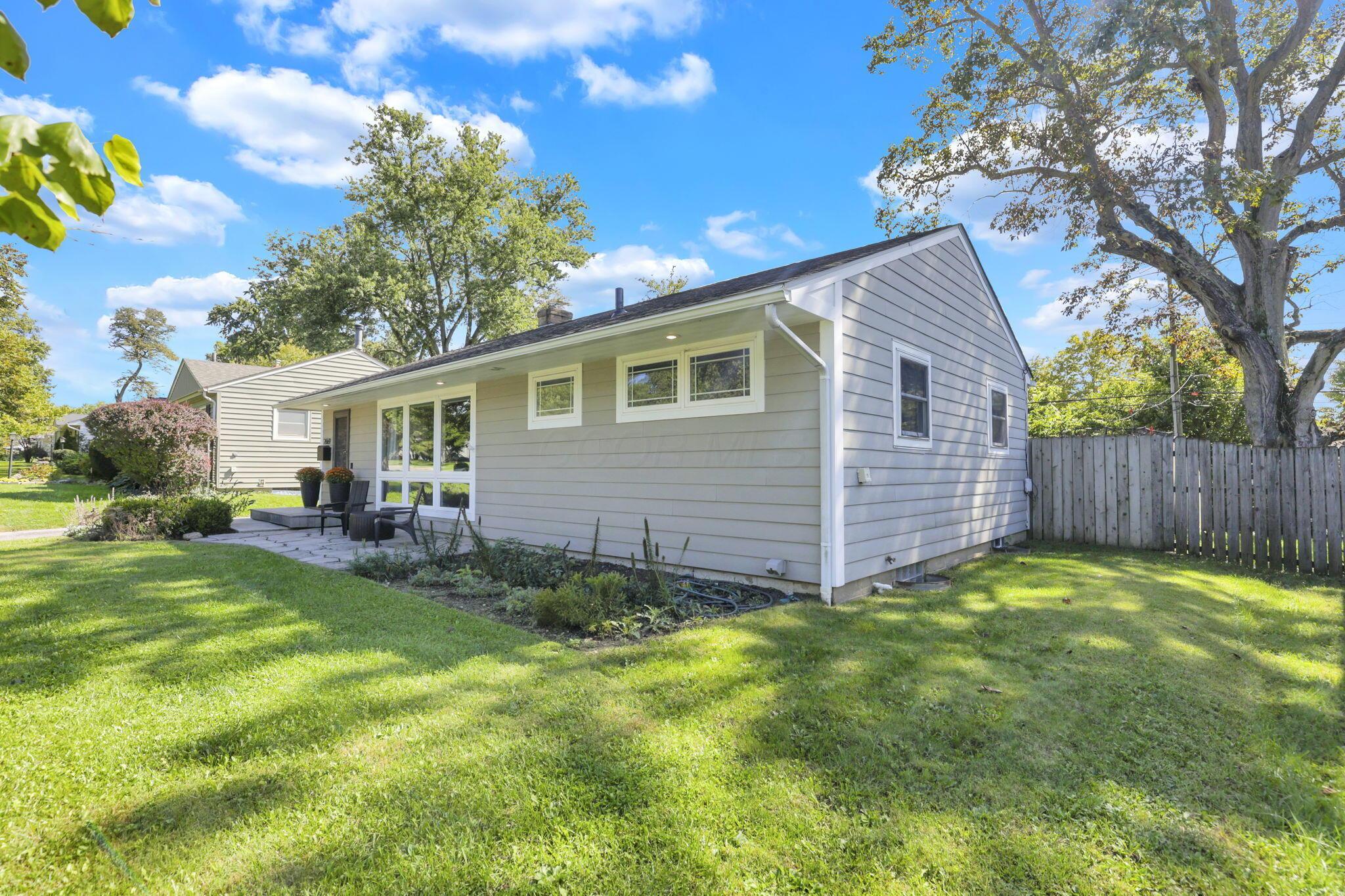 2669 Nottingham Road Columbus, OH 43221 - Photo 3 of 107 3-web-or-mls-0N4A0397