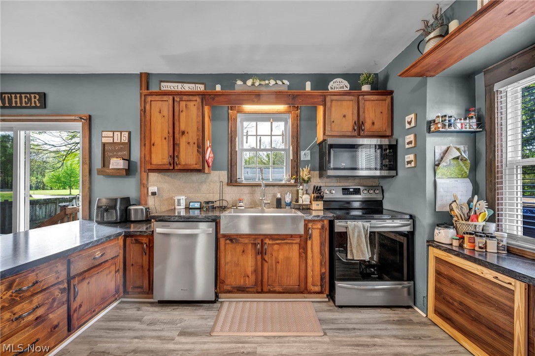 275 4th Street Southwest Brewster, OH 44613 - Photo 13 of 50
