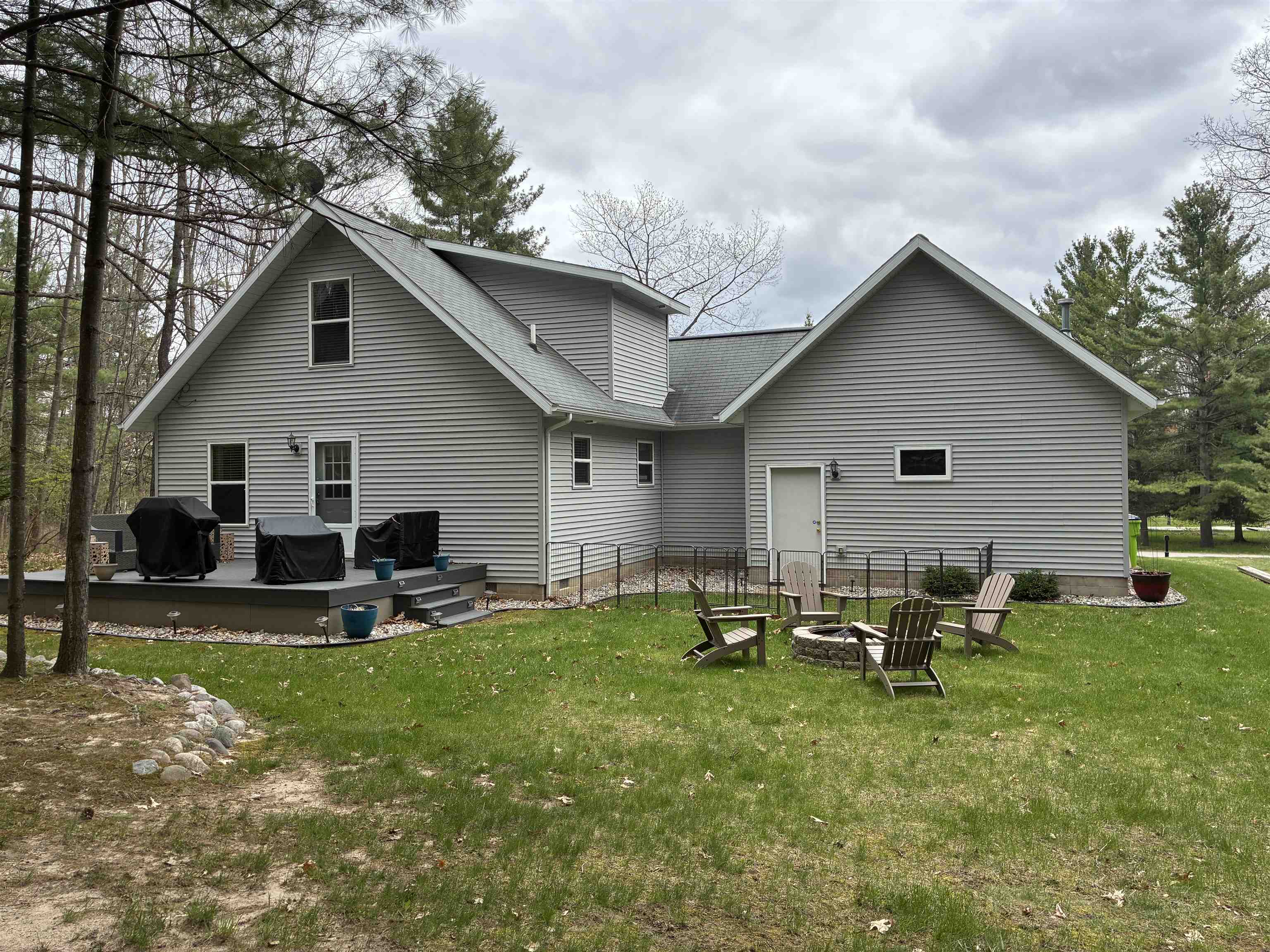 5019 Kings Way Gladwin, MI 48624 - Photo 4 of 45