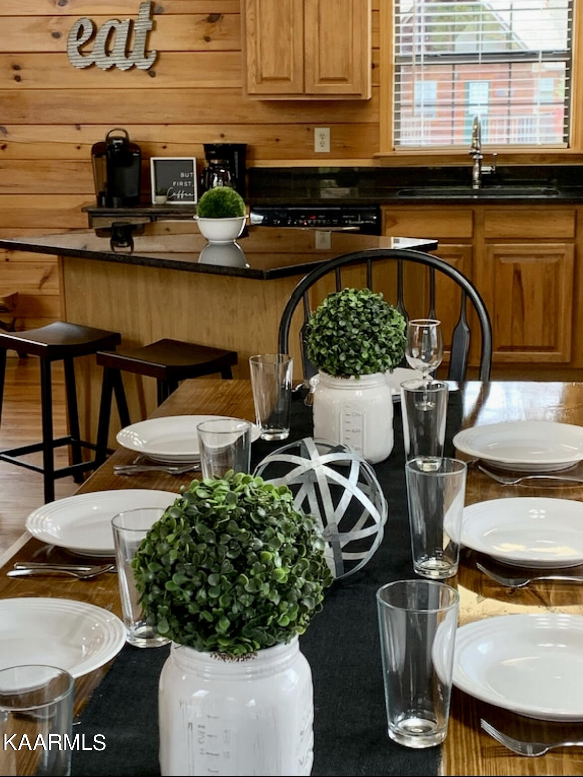1615 Pinewood Way Sevierville, TN 37862 - Photo 11 of 41 Dining Table 2