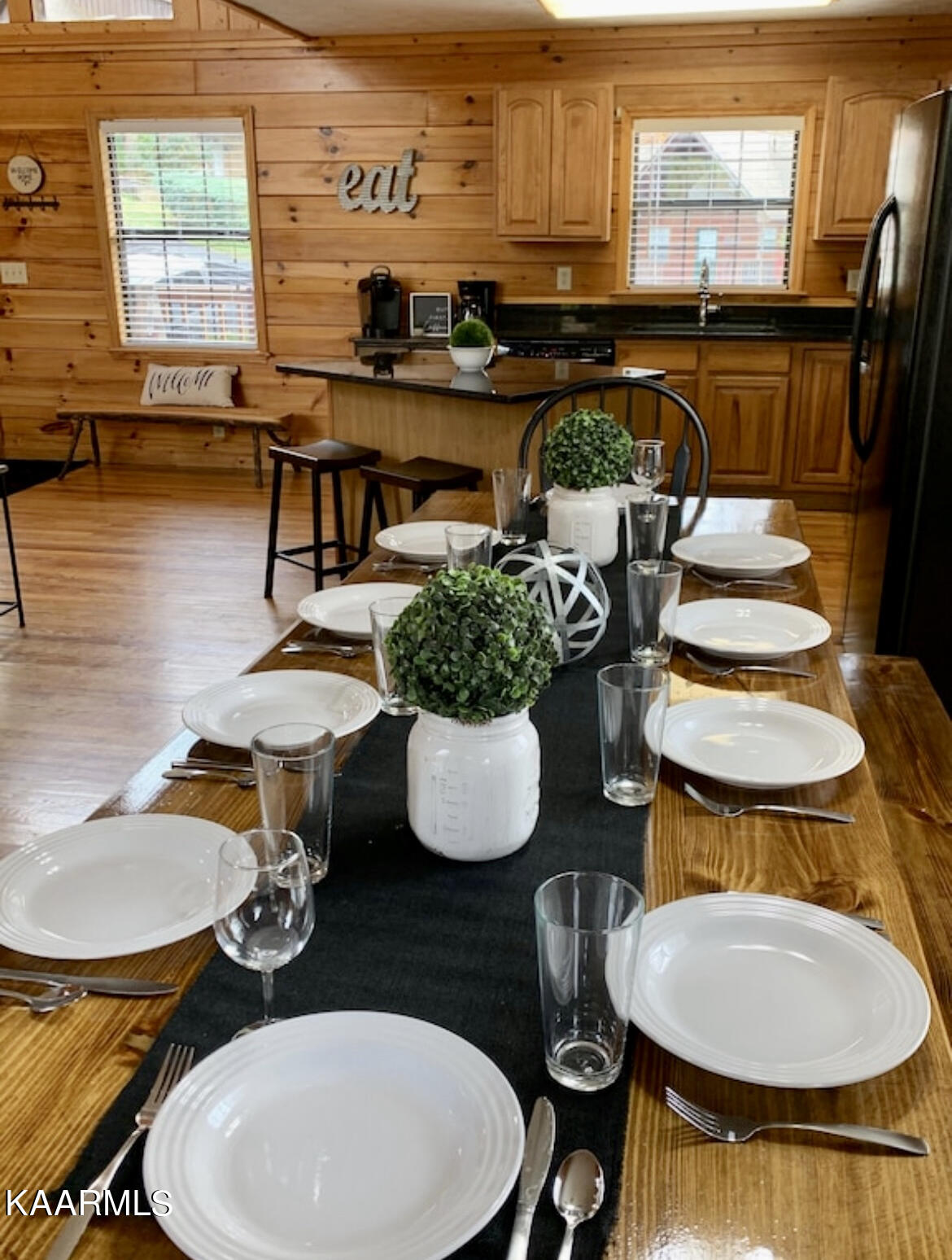 1615 Pinewood Way Sevierville, TN 37862 - Photo 12 of 41 Dining table