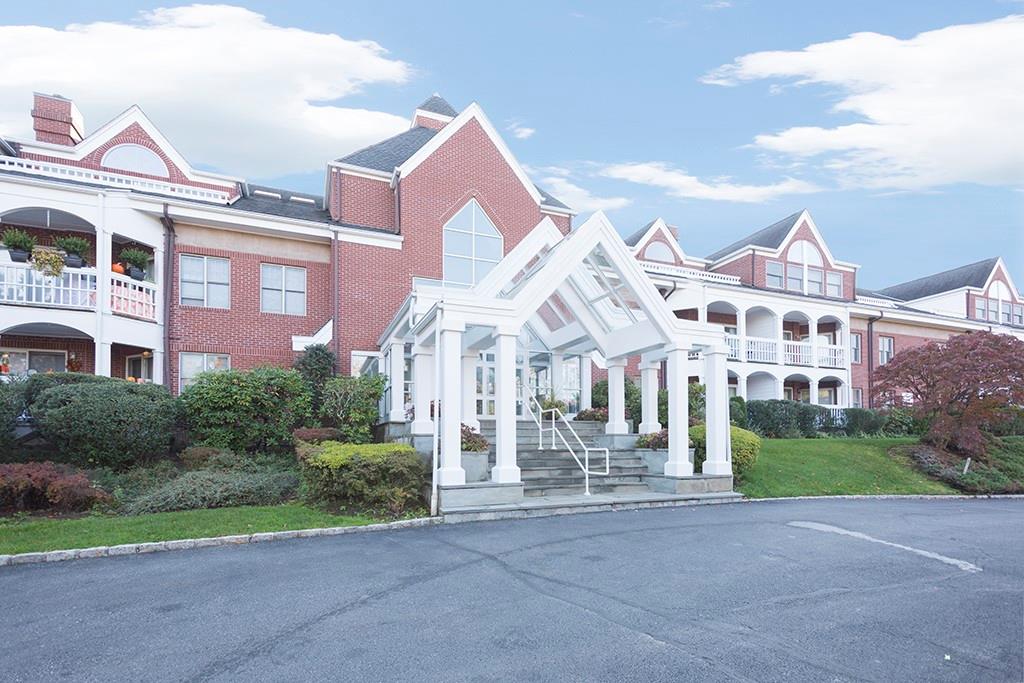 Welcome to luxury living in this Condo with resort-like amenities.