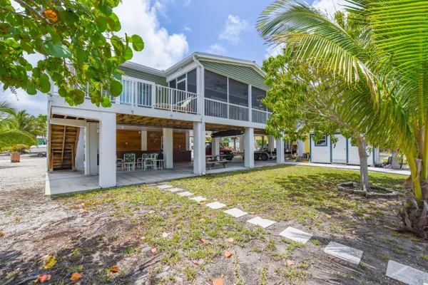 $1,100,000 | 29555 Enterprise Avenue, Big Pine Key, FL 33043