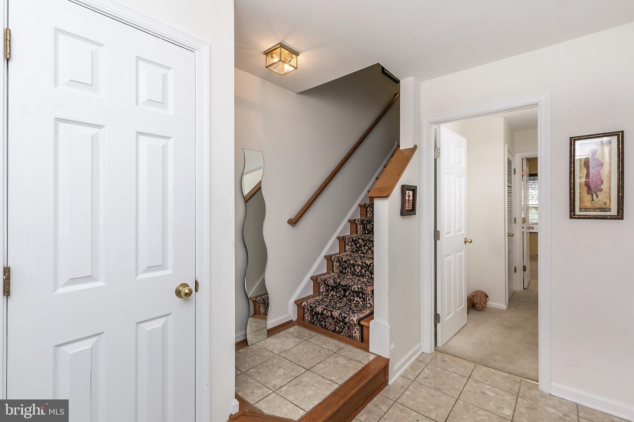 407 Chadford Road Baltimore, MD 21212 - Photo 3 of 20 Foyer