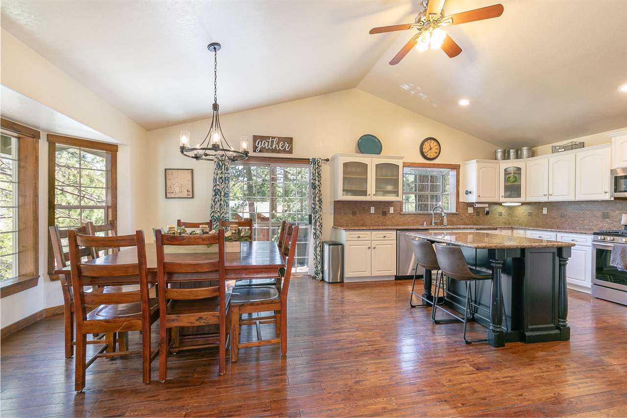 10525 Red Fir Road Truckee, CA 96161 - Photo 5 of 21 Gallery Image 5