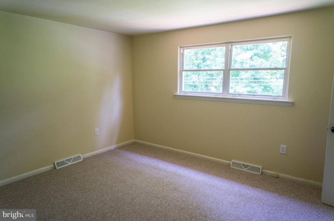 1521 Robert Road Lancaster, PA 17601 - Photo 15 of 29 Gallery Image 15