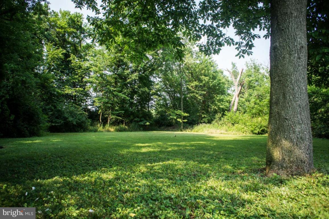1521 Robert Road Lancaster, PA 17601 - Photo 28 of 29 Gallery Image 28