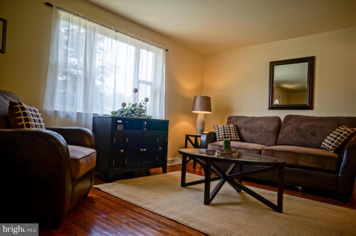 1521 Robert Road Lancaster, PA 17601 - Photo 7 of 29 Gallery Image 7