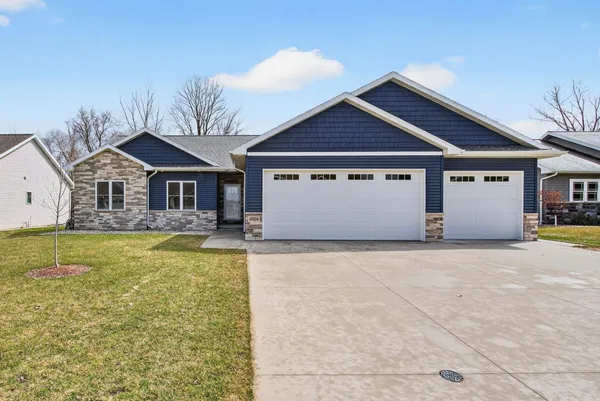 $529,900 | 4804 North Vincent Drive, Appleton, WI 54913