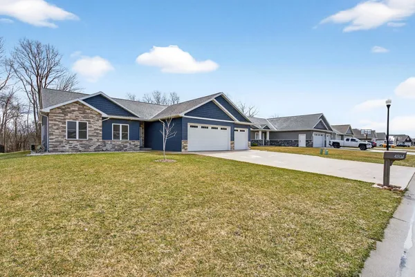 $529,900 | 4804 North Vincent Drive, Appleton, WI 54913
