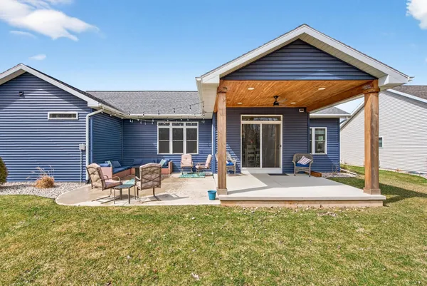 $529,900 | 4804 North Vincent Drive, Appleton, WI 54913