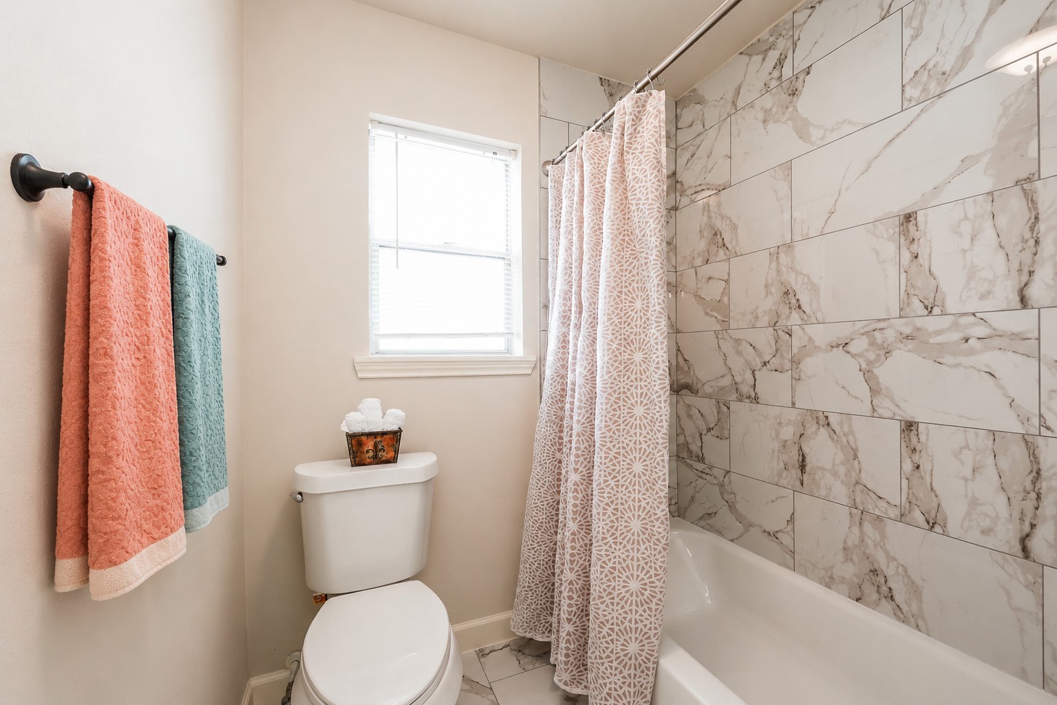 10003 Warwana Road Houston, TX 77080 - Photo 13 of 20 Completely renovated guest bathroom.