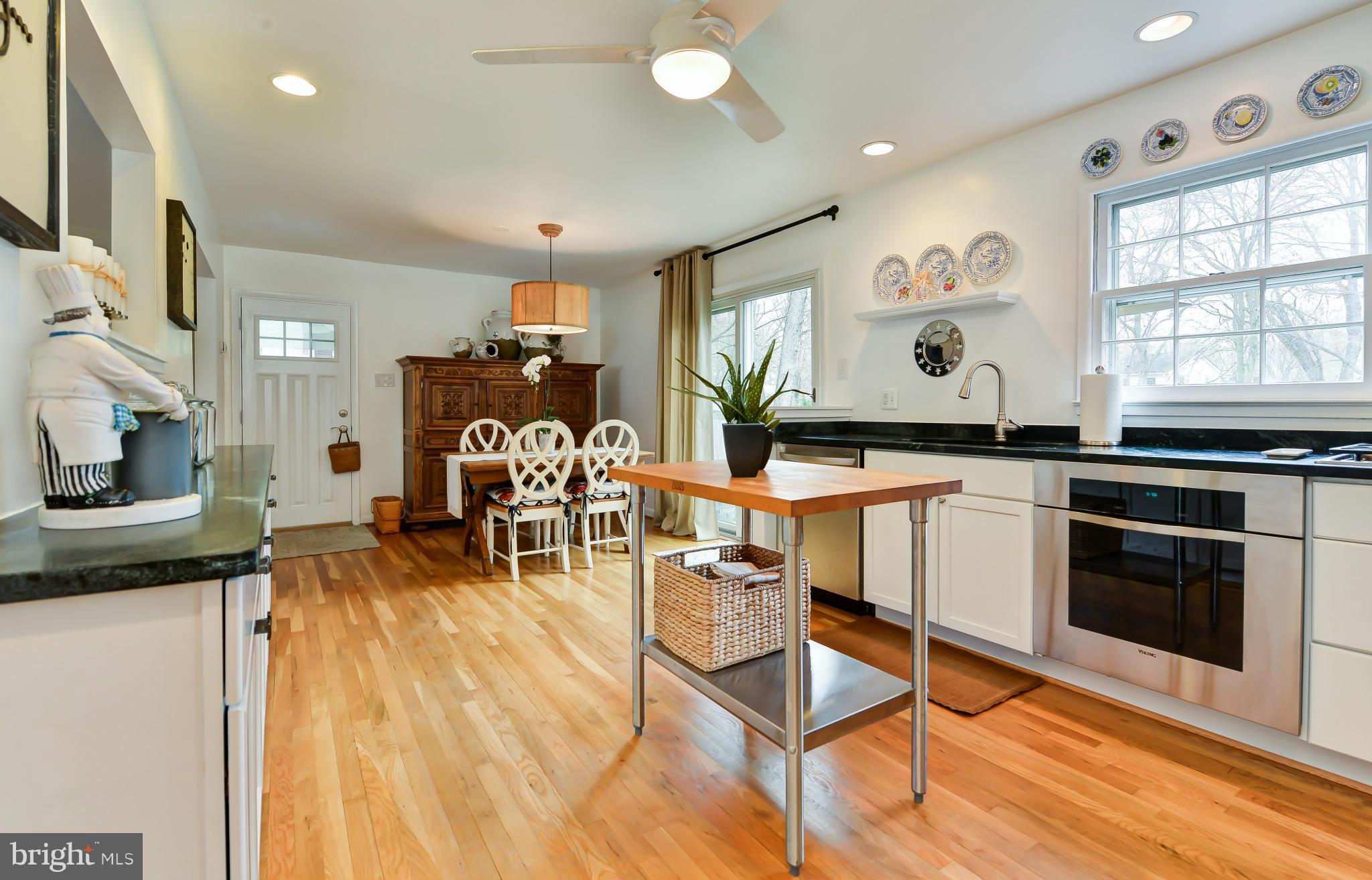 2011 Rampart Drive Alexandria, VA 22308 - Photo 12 of 30 Kitchen