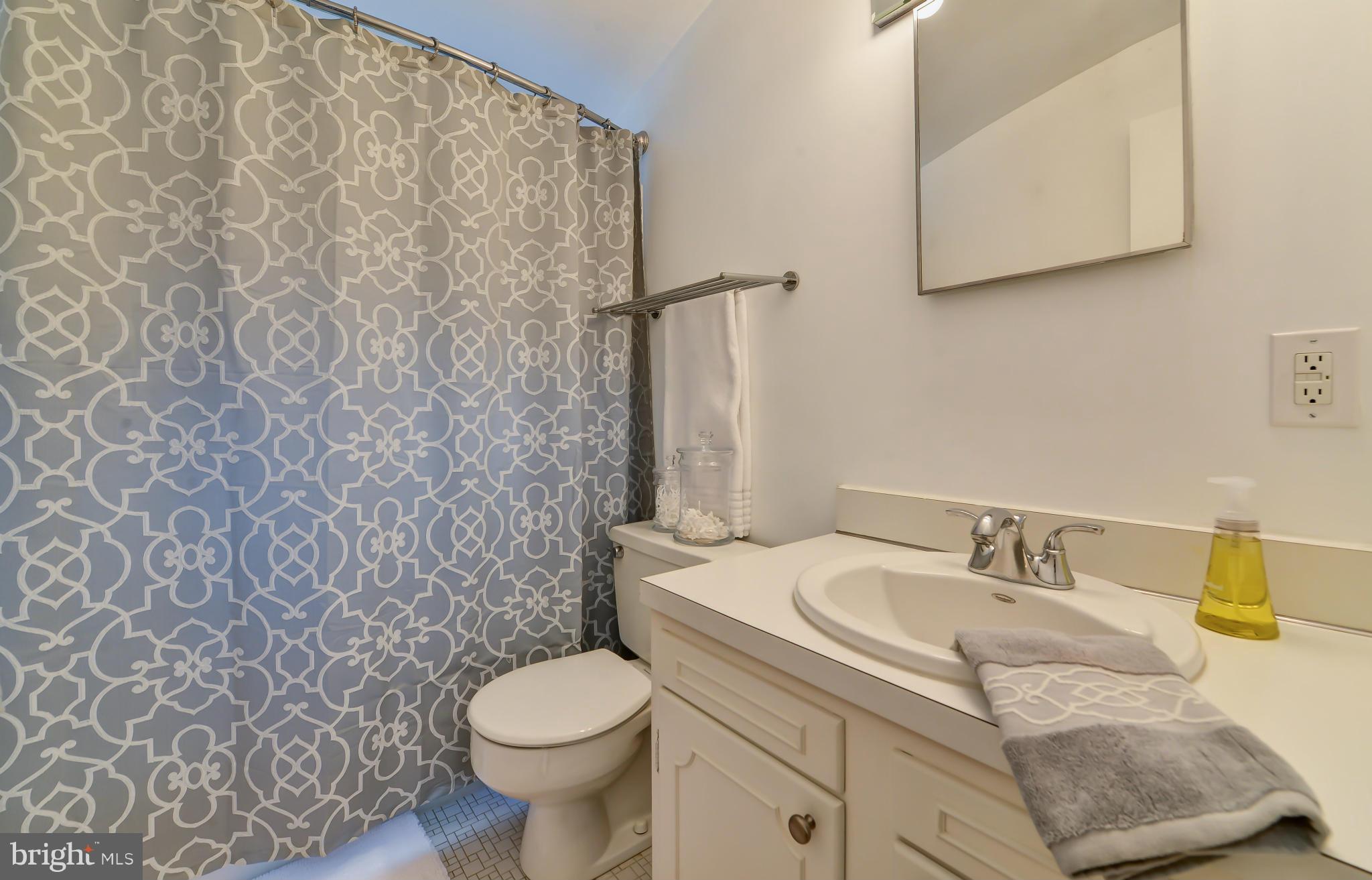 2011 Rampart Drive Alexandria, VA 22308 - Photo 20 of 30 Bath