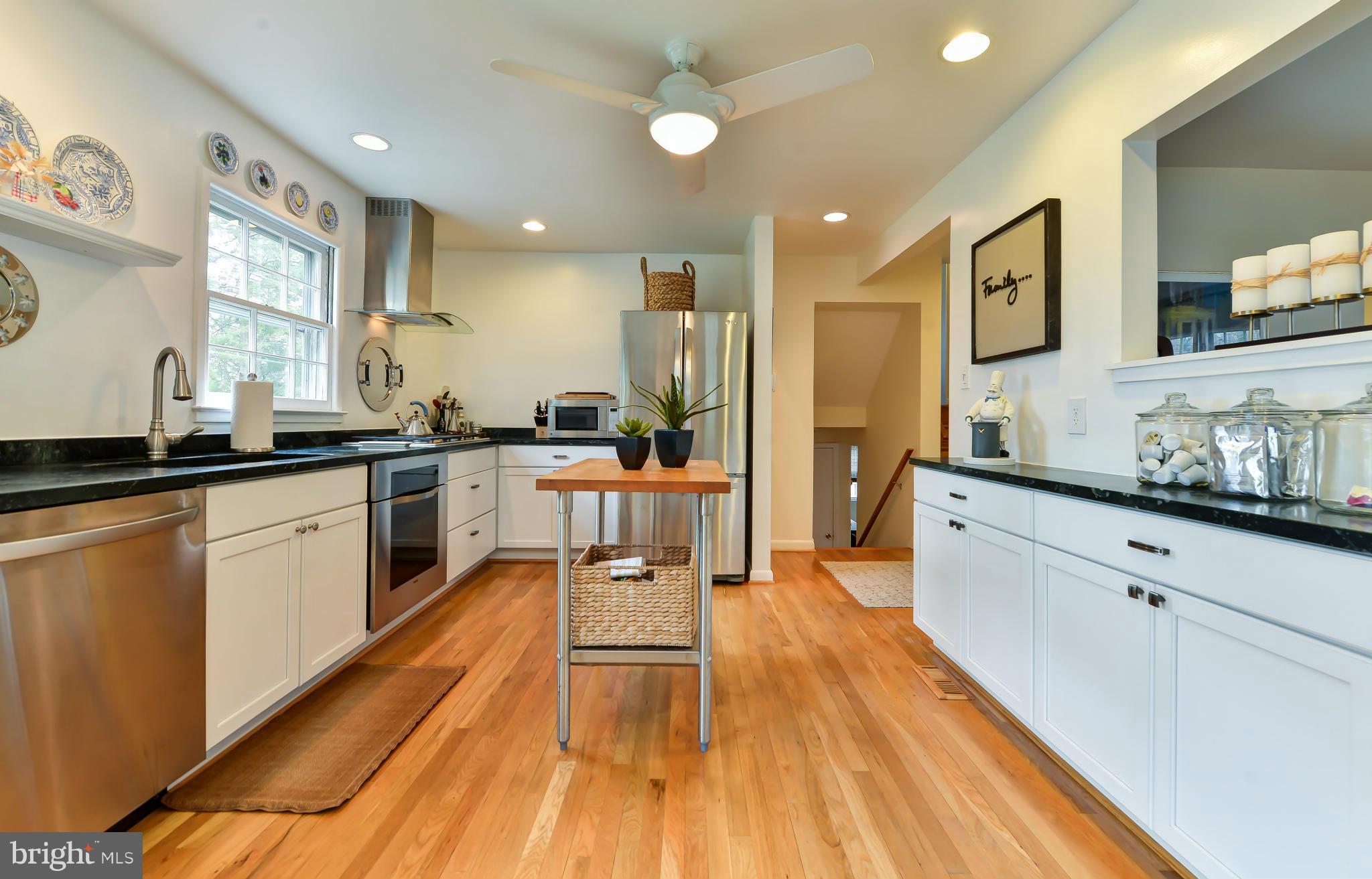 2011 Rampart Drive Alexandria, VA 22308 - Photo 10 of 30 Kitchen