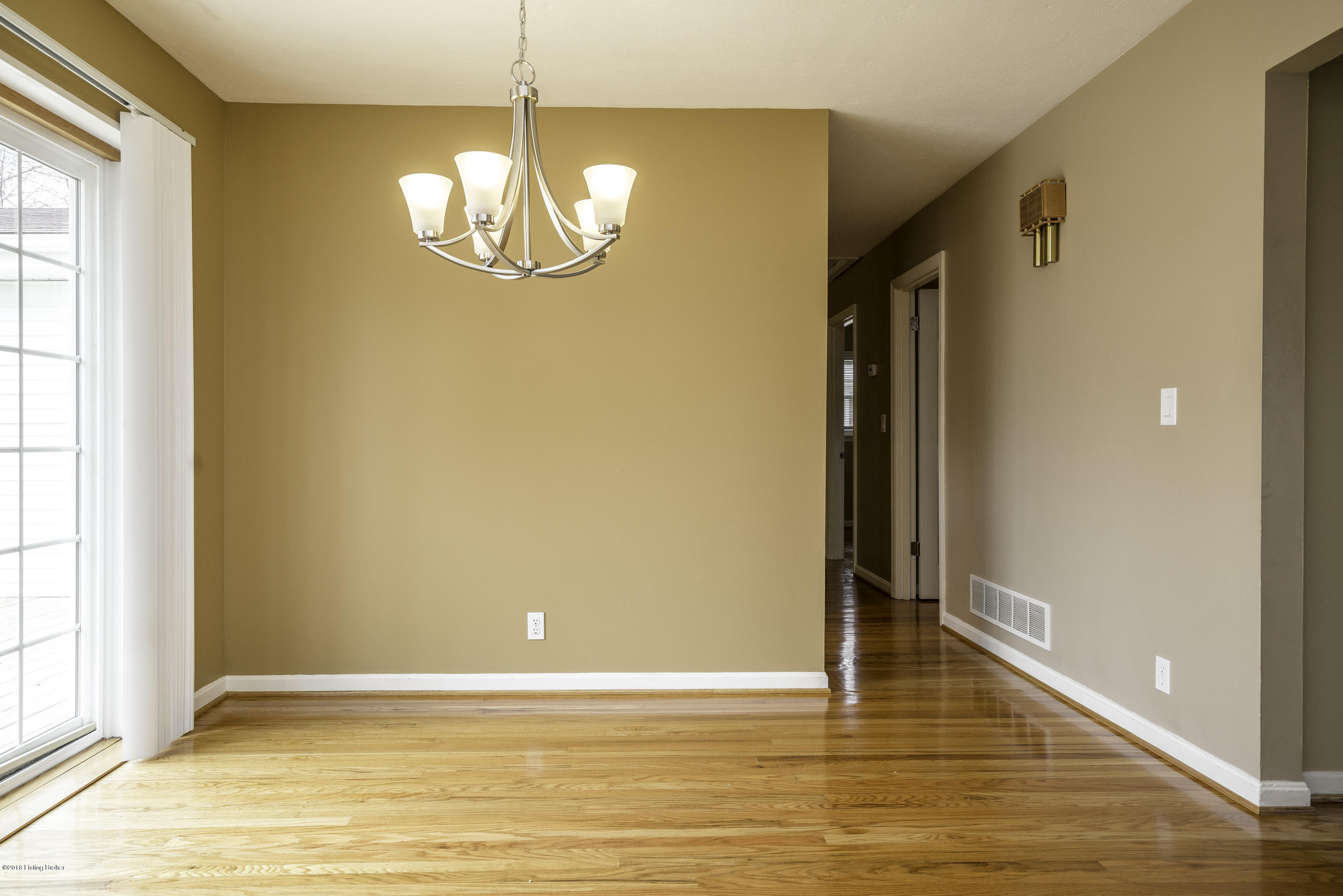 8214 Delido Road Louisville, KY 40219 - Photo 17 of 53 16