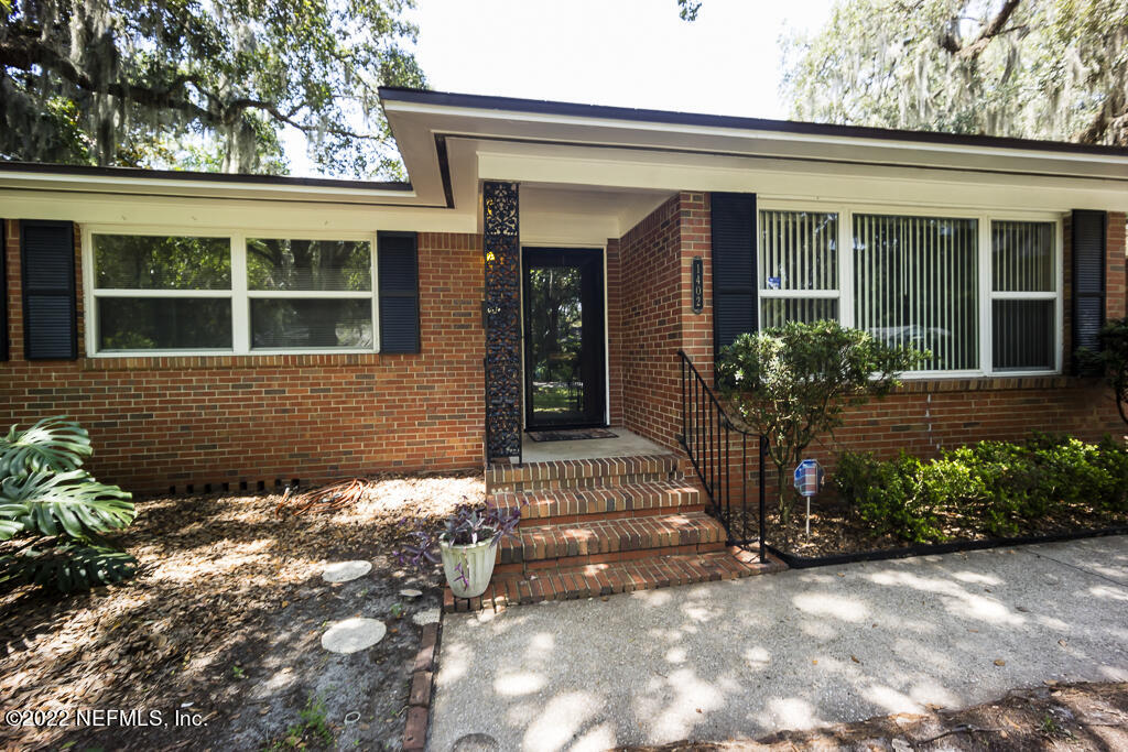 1402 Glengarry Road Jacksonville, FL 32207 - Photo 8 of 51 BEntry