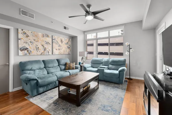 $530,000 | 54 Rainey Street, Unit 609, Austin, TX 78701