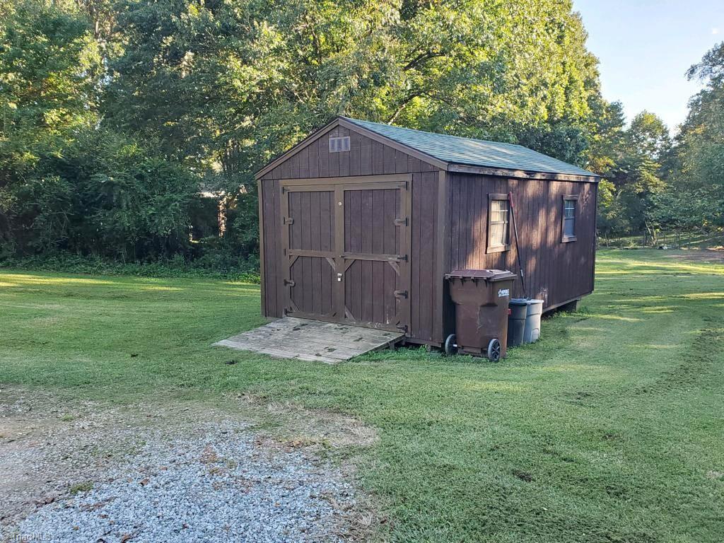 5873 Stanley Huff Road Summerfield, NC 27358 - Photo 4 of 50 Gallery Image 4