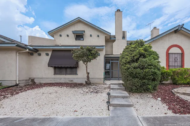 $1,500 | 5811 Royal Ridge, San Antonio, TX 78239