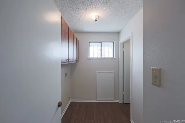 $1,500 | 5811 Royal Ridge, San Antonio, TX 78239