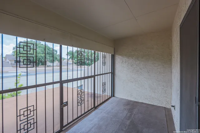 $1,500 | 5811 Royal Ridge, San Antonio, TX 78239