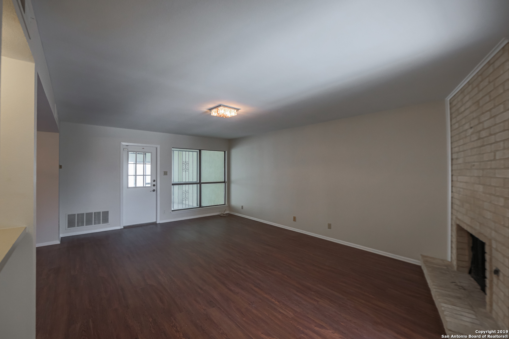 5811 Royal Ridge San Antonio, TX 78239 - Photo 4 of 25