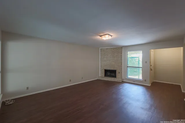 $1,500 | 5811 Royal Ridge, San Antonio, TX 78239