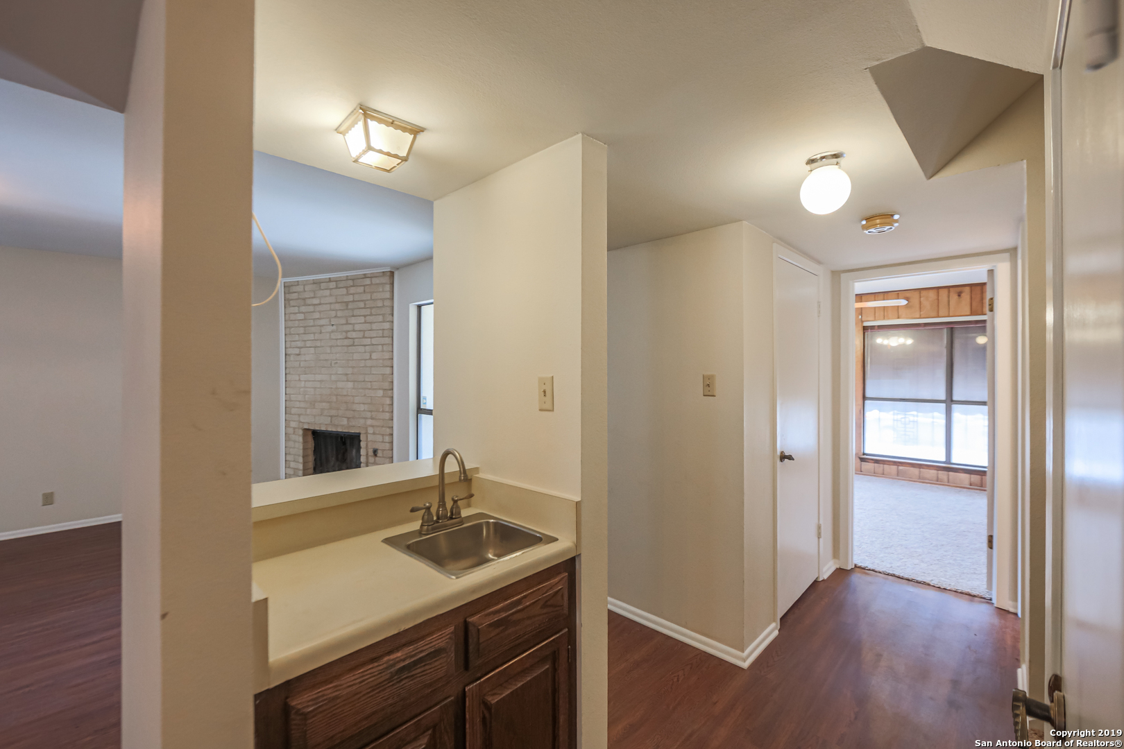 5811 Royal Ridge San Antonio, TX 78239 - Photo 8 of 25