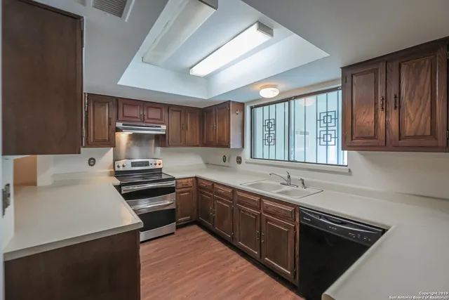 $1,500 | 5811 Royal Ridge, San Antonio, TX 78239