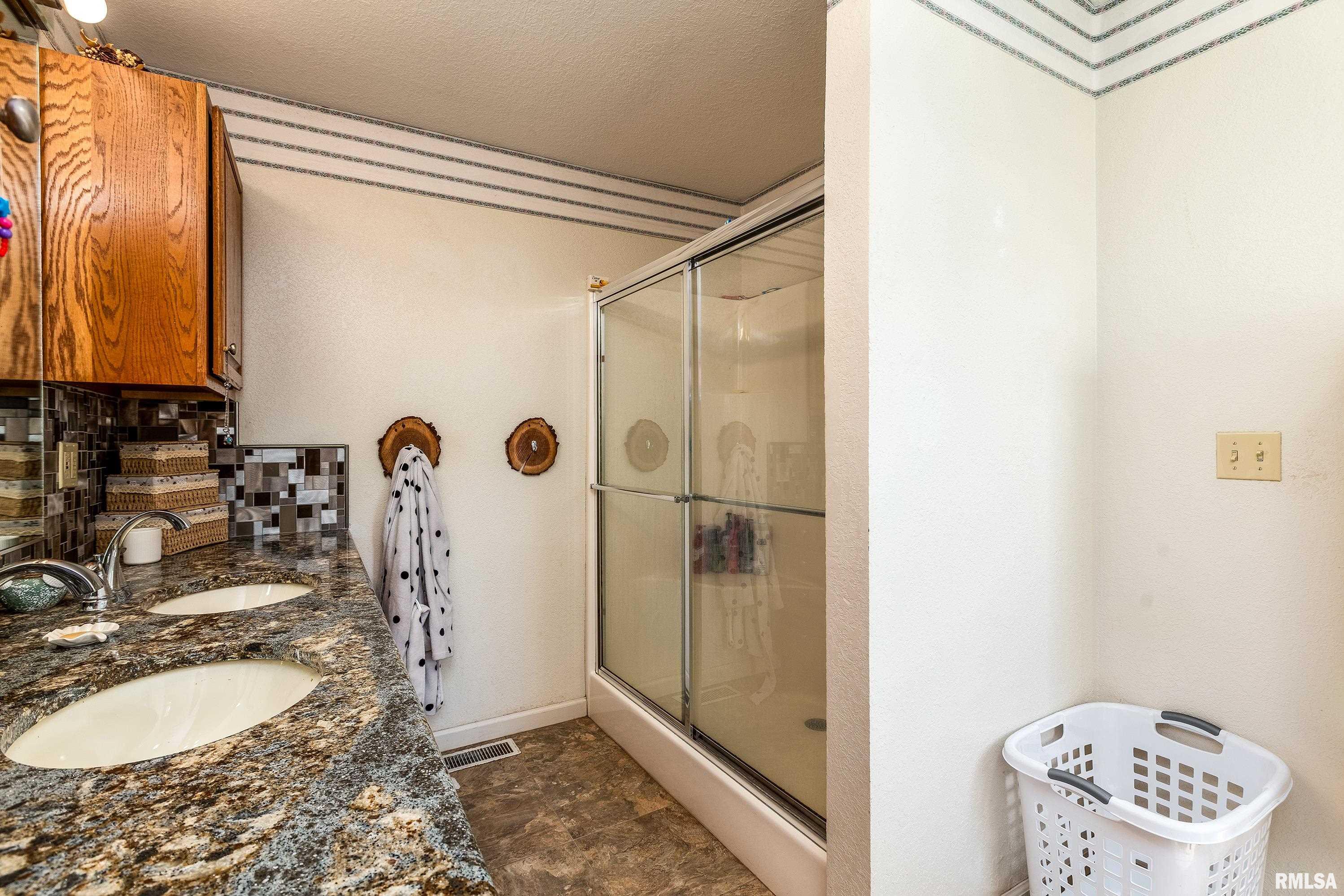 15588 Becker Road Johnston City, IL 62951 - Photo 22 of 63