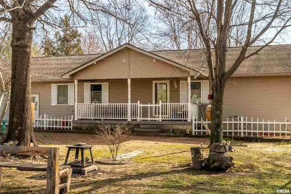 $375,000 | 15588 Becker Road, Johnston City, IL 62951