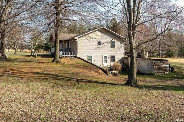 $375,000 | 15588 Becker Road, Johnston City, IL 62951