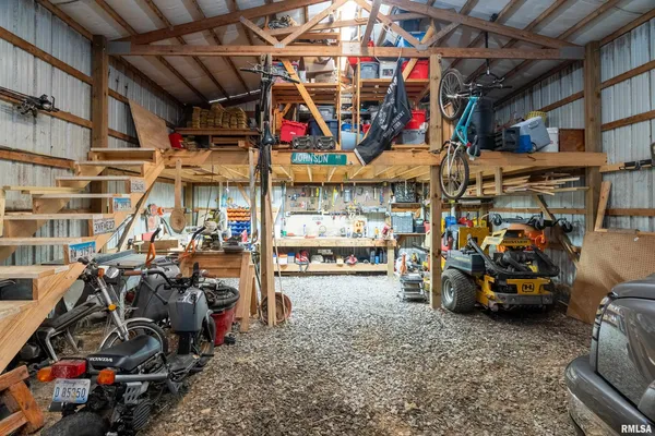 $375,000 | 15588 Becker Road, Johnston City, IL 62951