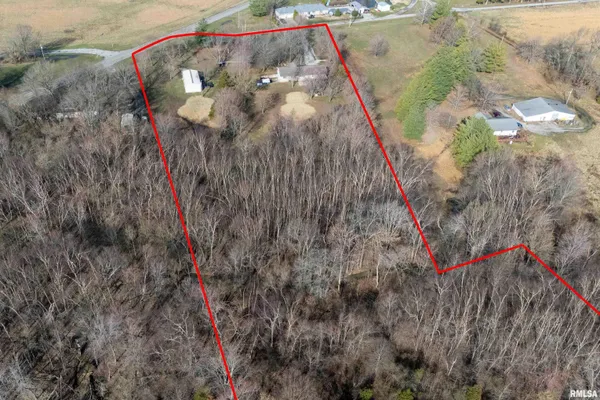 $375,000 | 15588 Becker Road, Johnston City, IL 62951