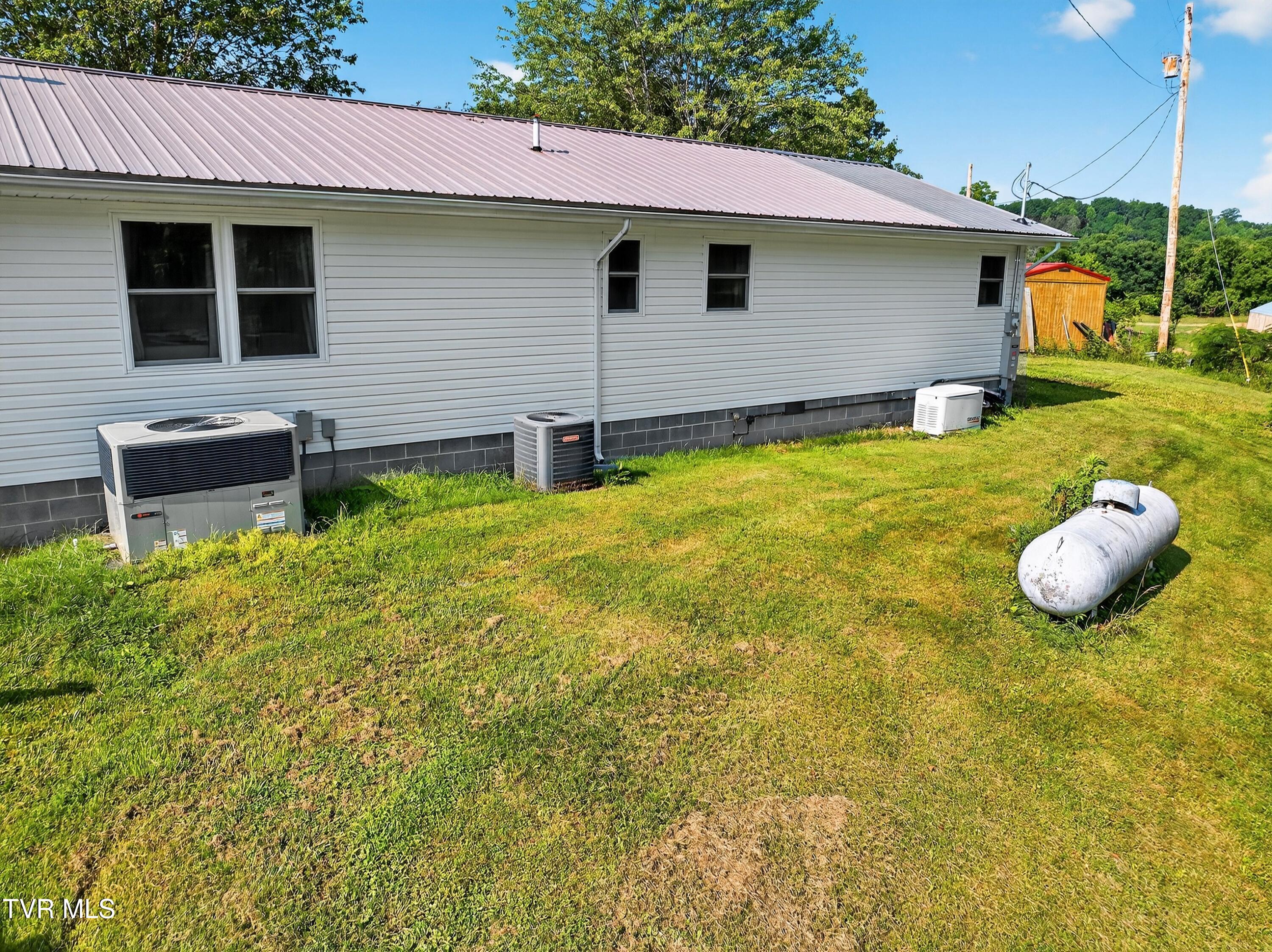 338 County Line Road Harrogate, TN 37752 - Photo 47 of 78 039-338CountyLineRoad-Tazewell-TN-37879-