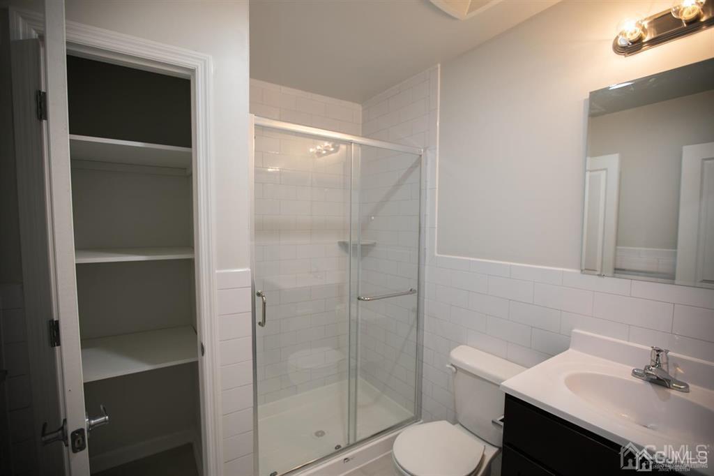 3201 Hana Road Edison, NJ 08817 - Photo 44 of 53