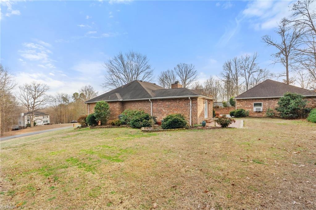 471 West Hunting Ridge Drive Thomasville, NC 27360 - Photo 11 of 35