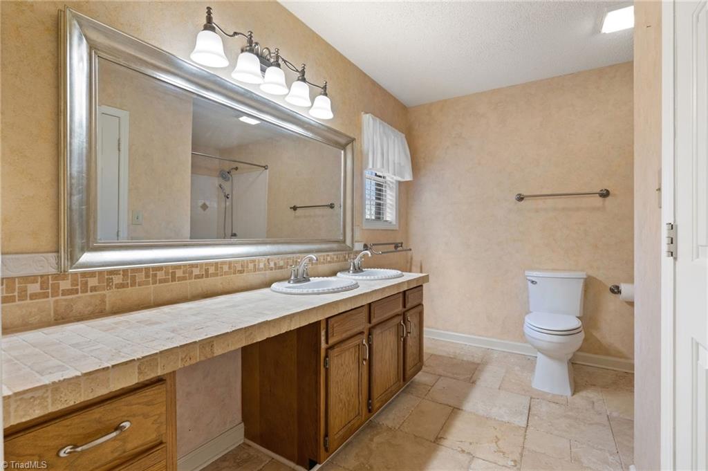 471 West Hunting Ridge Drive Thomasville, NC 27360 - Photo 26 of 35