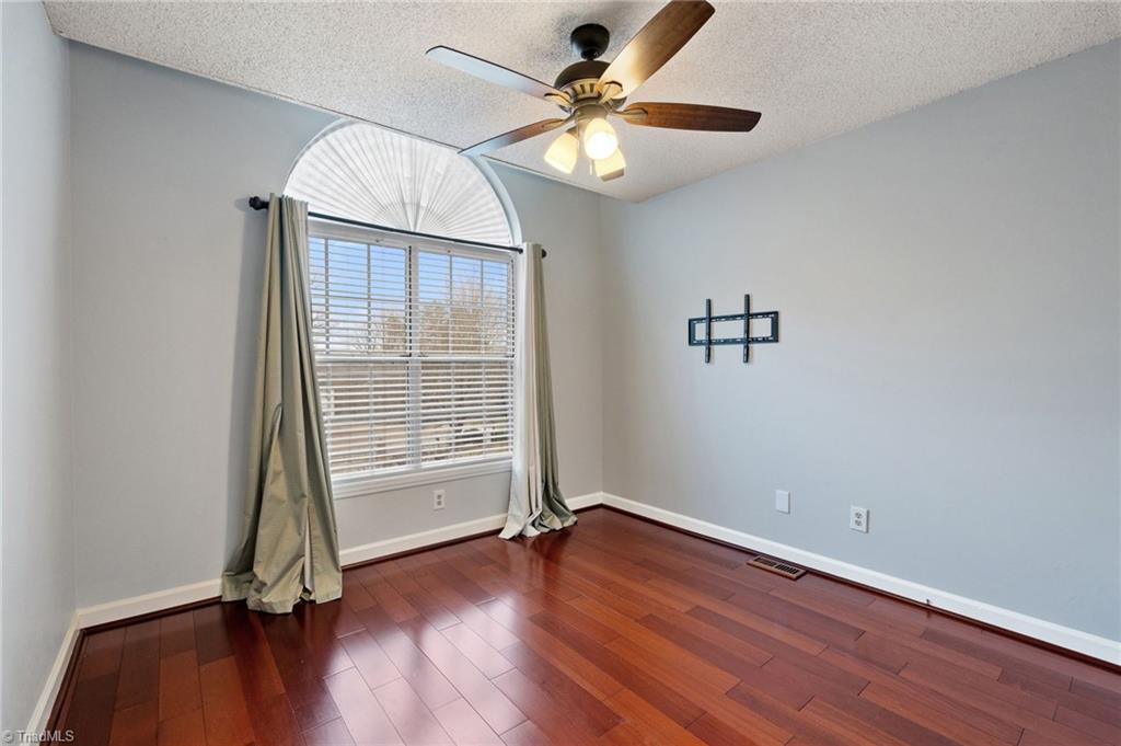 471 West Hunting Ridge Drive Thomasville, NC 27360 - Photo 31 of 34