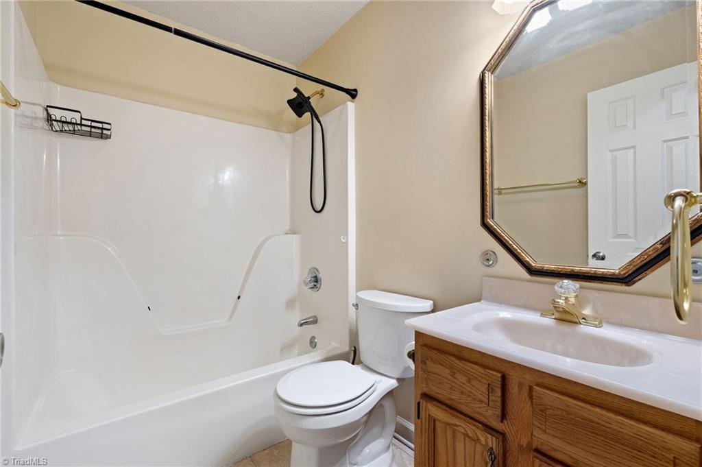 471 West Hunting Ridge Drive Thomasville, NC 27360 - Photo 33 of 35