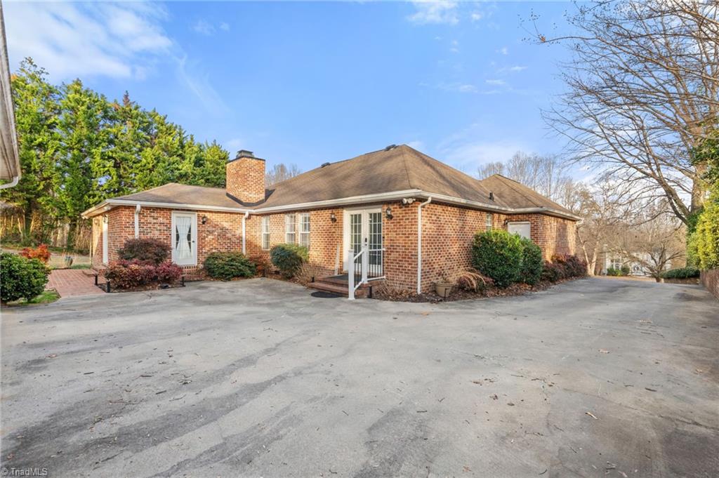 471 West Hunting Ridge Drive Thomasville, NC 27360 - Photo 10 of 35